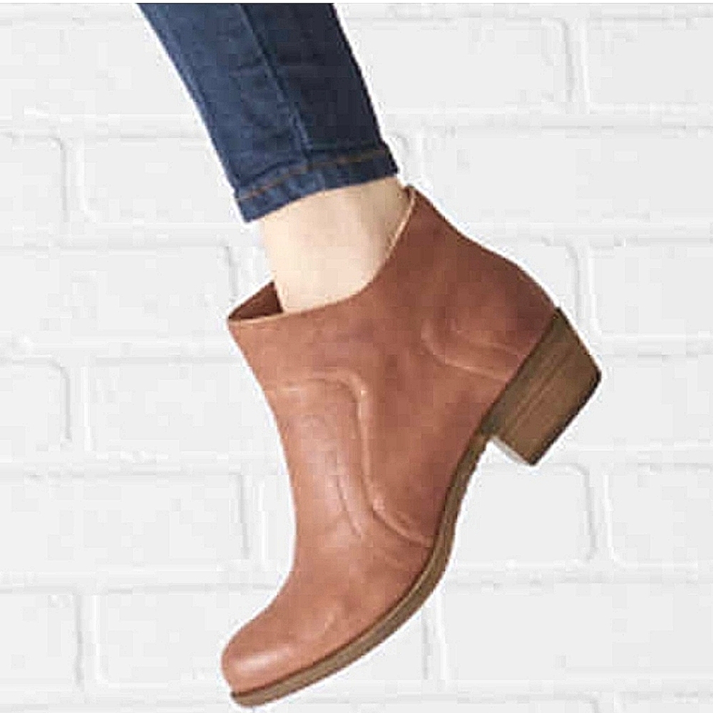 Lucky Brolley Almond Pebbled Leather Block Heel Bootie Western Gift Party School